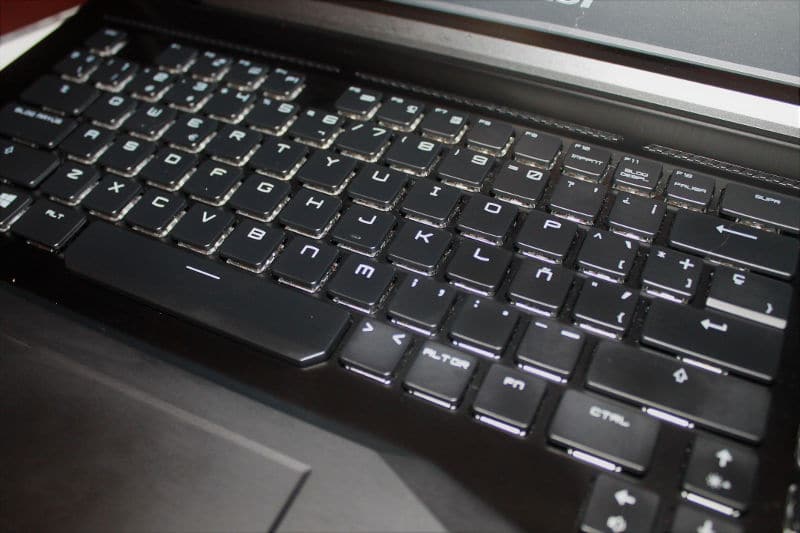 MSI GT75VR 7RF teclado apagado