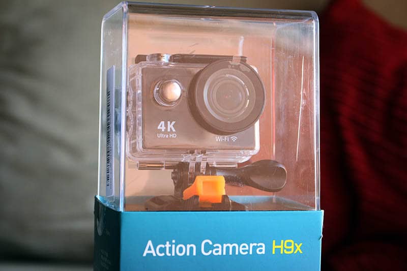 NewEsc Review cámara H9x caja