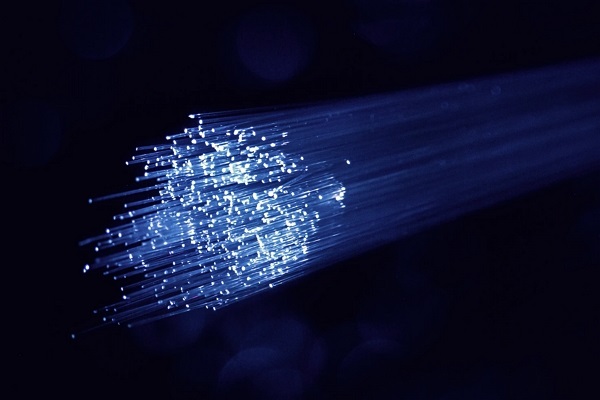 Que es la fibra optica y como funciona