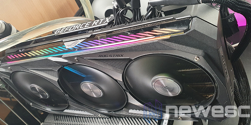 REVIEW ASUS ROG STRIX GAMING RTX 3070Ti OC RGB LATERAL