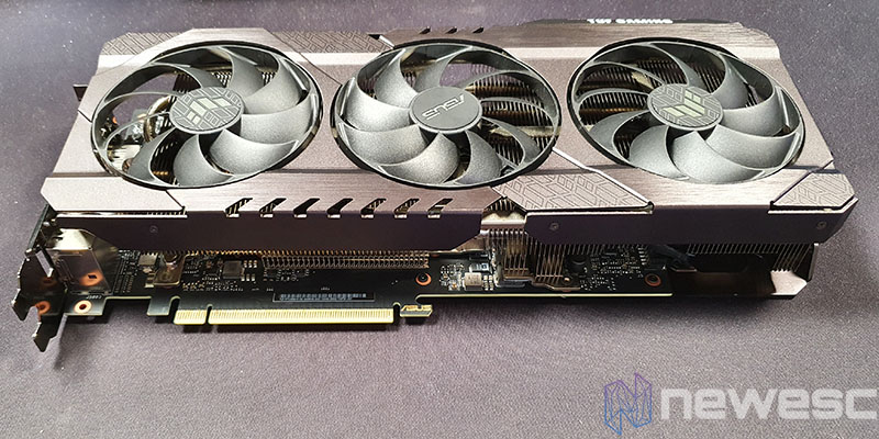 REVIEW ASUS TUF RTX 3080 OC LATERAL INTERNO