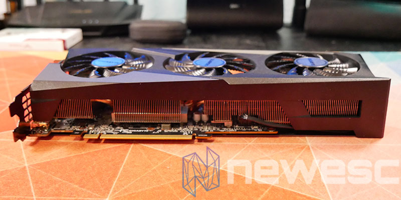 REVIEW GIGABYTE RADEON RX 6600 XT GAMING OC LATERAL INTERNO