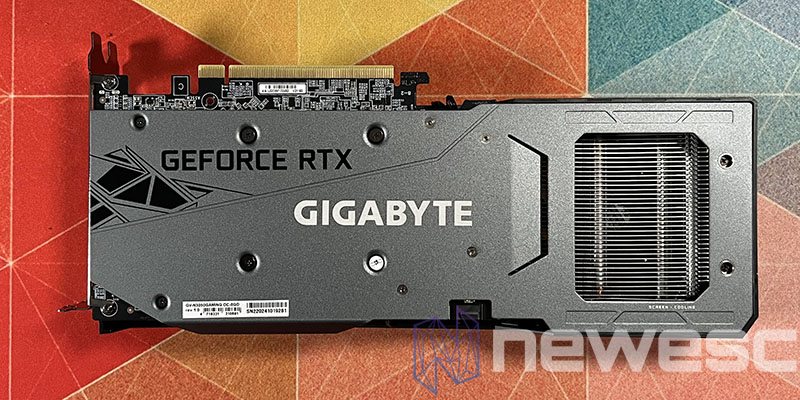 REVIEW GIGABYTE RTX 3050 GAMING OC BACKPLATE 1