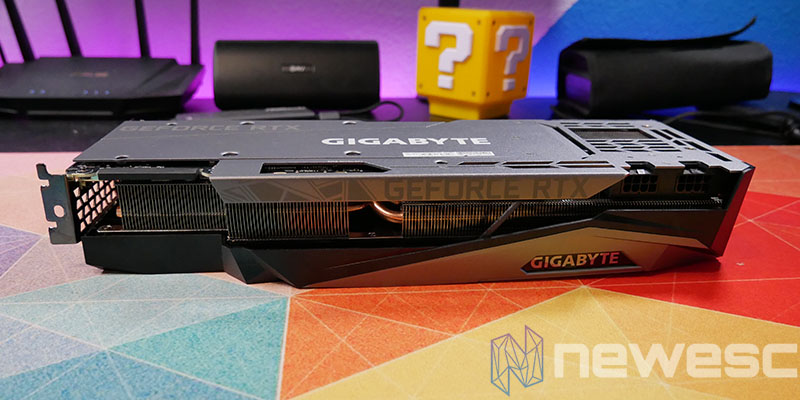 REVIEW GIGABYTE RTX 3090 GAMING OC LATERAL EXTERNO
