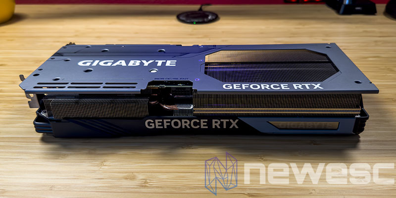 REVIEW GIGABYTE RTX 4070Ti GAMING OC LATERAL EXTERNO