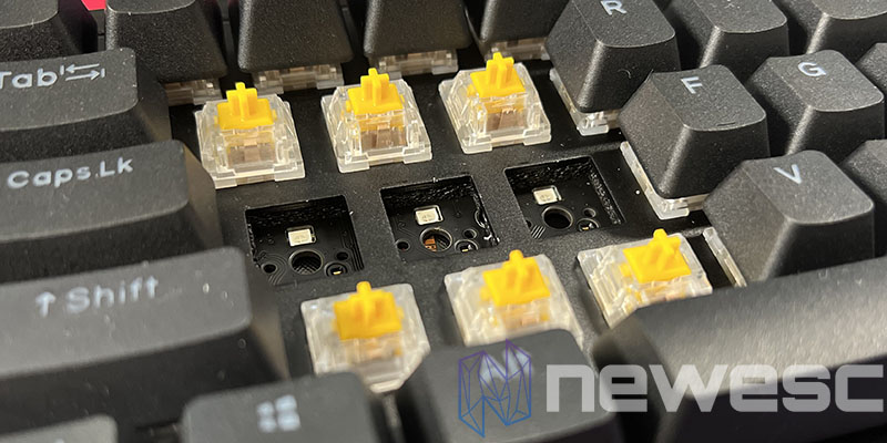 REVIEW MOUNTAIN EVEREST 60 LEDS Y CONECTORES SWITCHES EN PCB