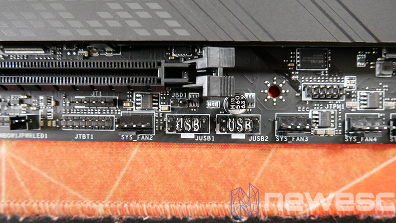REVIEW MSI MAG Z690 CARBON WIFI USB 2 INTERNO