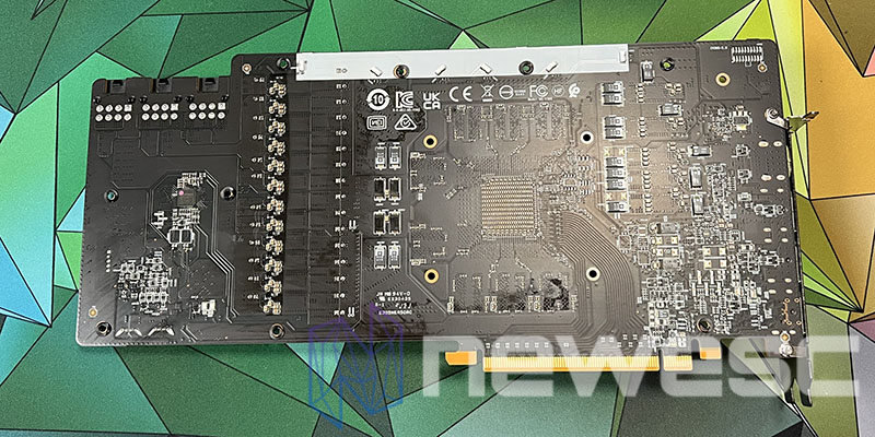 REVIEW MSI RADEON RX 6950XT GAMING X TRIO PCB DETRAS