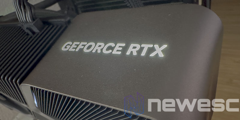 REVIEW NVIDIA RTX 4080 FE LED LATERAL