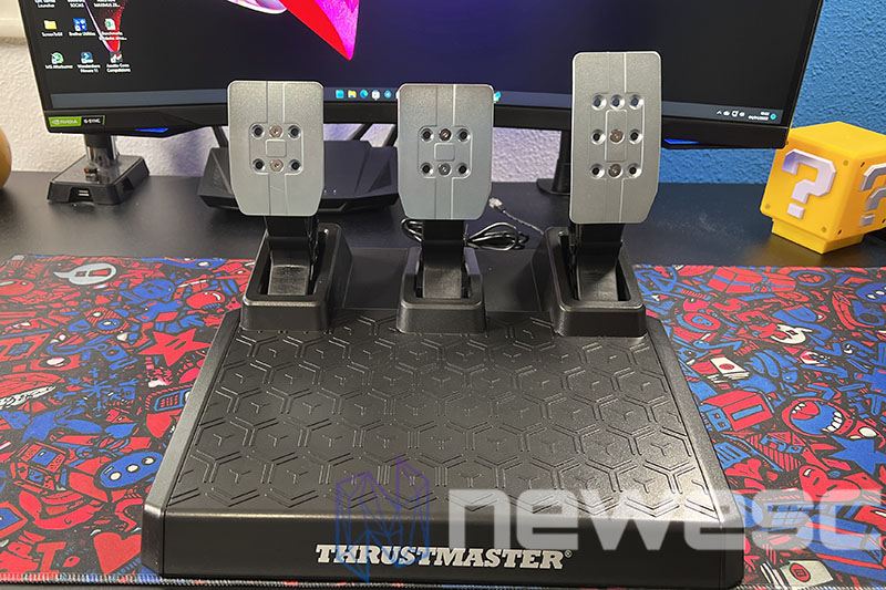 REVIEW THRUSTMASTER T248 PEDALES LADO 2