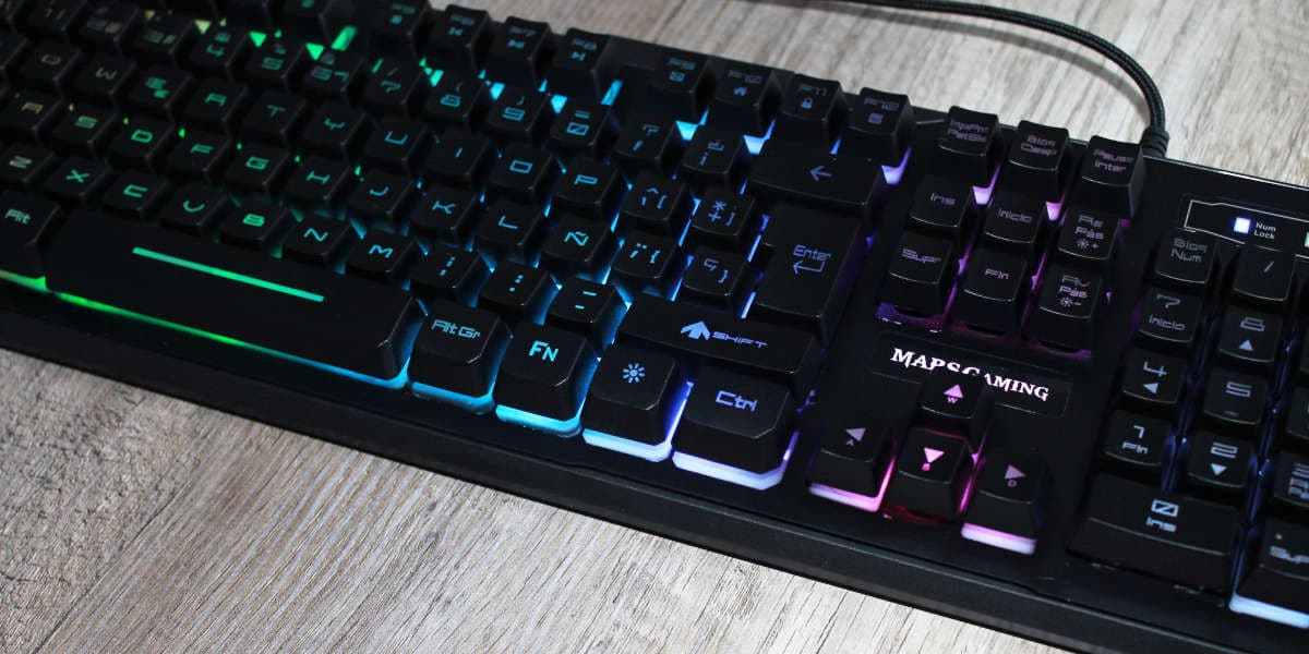 Review Mars Gaming MK218, switches H-mechanical red y un extra de
