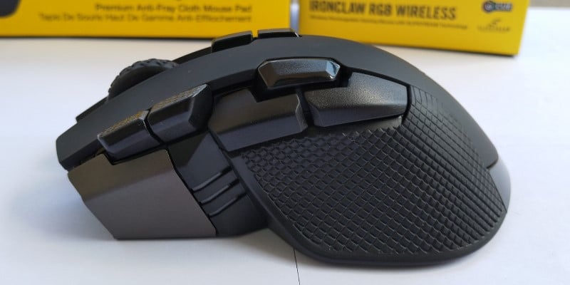review Corsair Ironclaw RGB Wireless & MM350 lateral